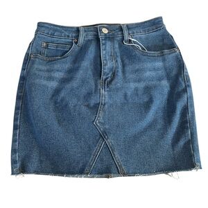 Justalwart Classic Blue Denim Mini Skirt w/pockets & frayed hem size 6 Medium